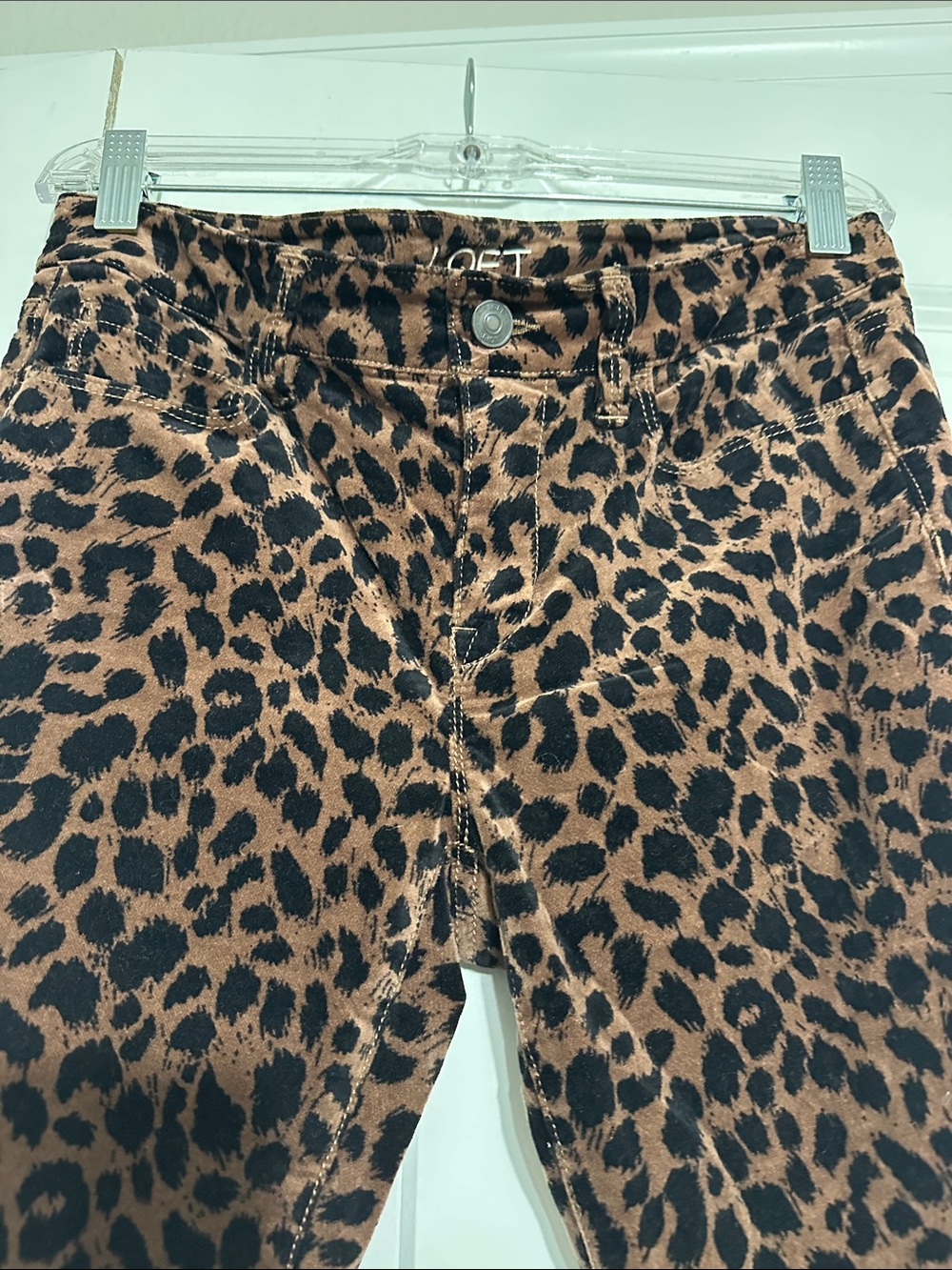 Sz 2P Loft super-skinny. leopard print pants feature soft velvet texture midrise - Picture 3 of 5